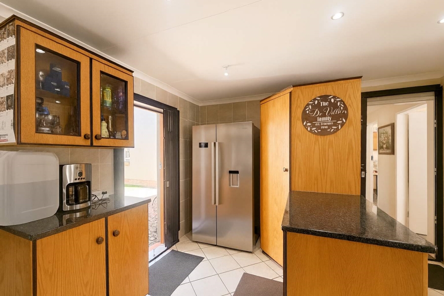 5 Bedroom Property for Sale in Ladybrand Free State